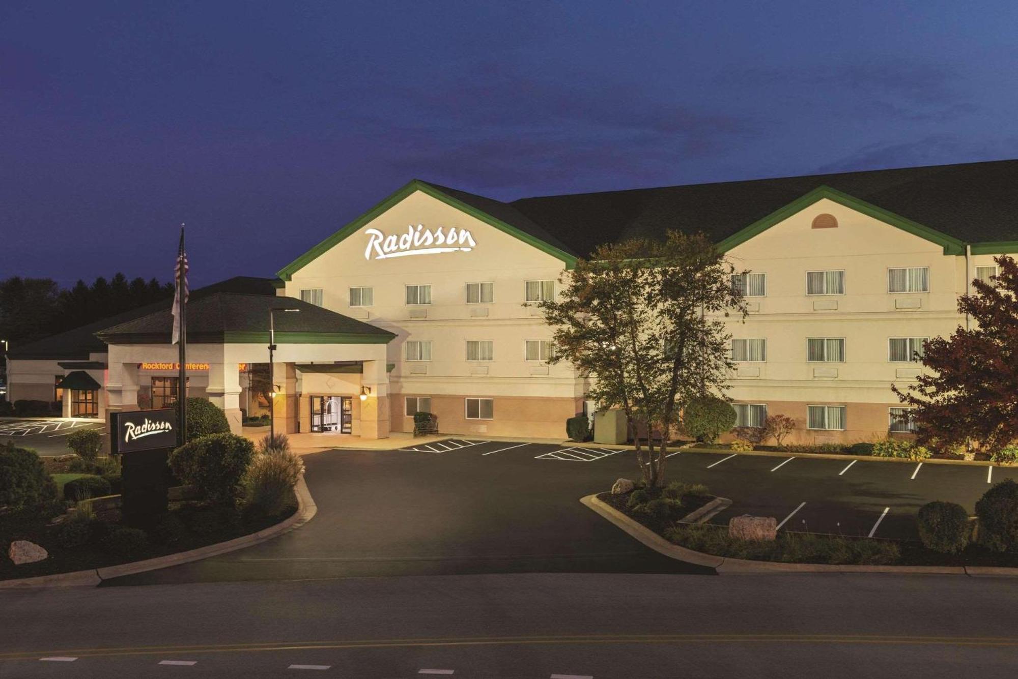 Radisson Hotel & Conference Center Рокфорд Экстерьер фото
